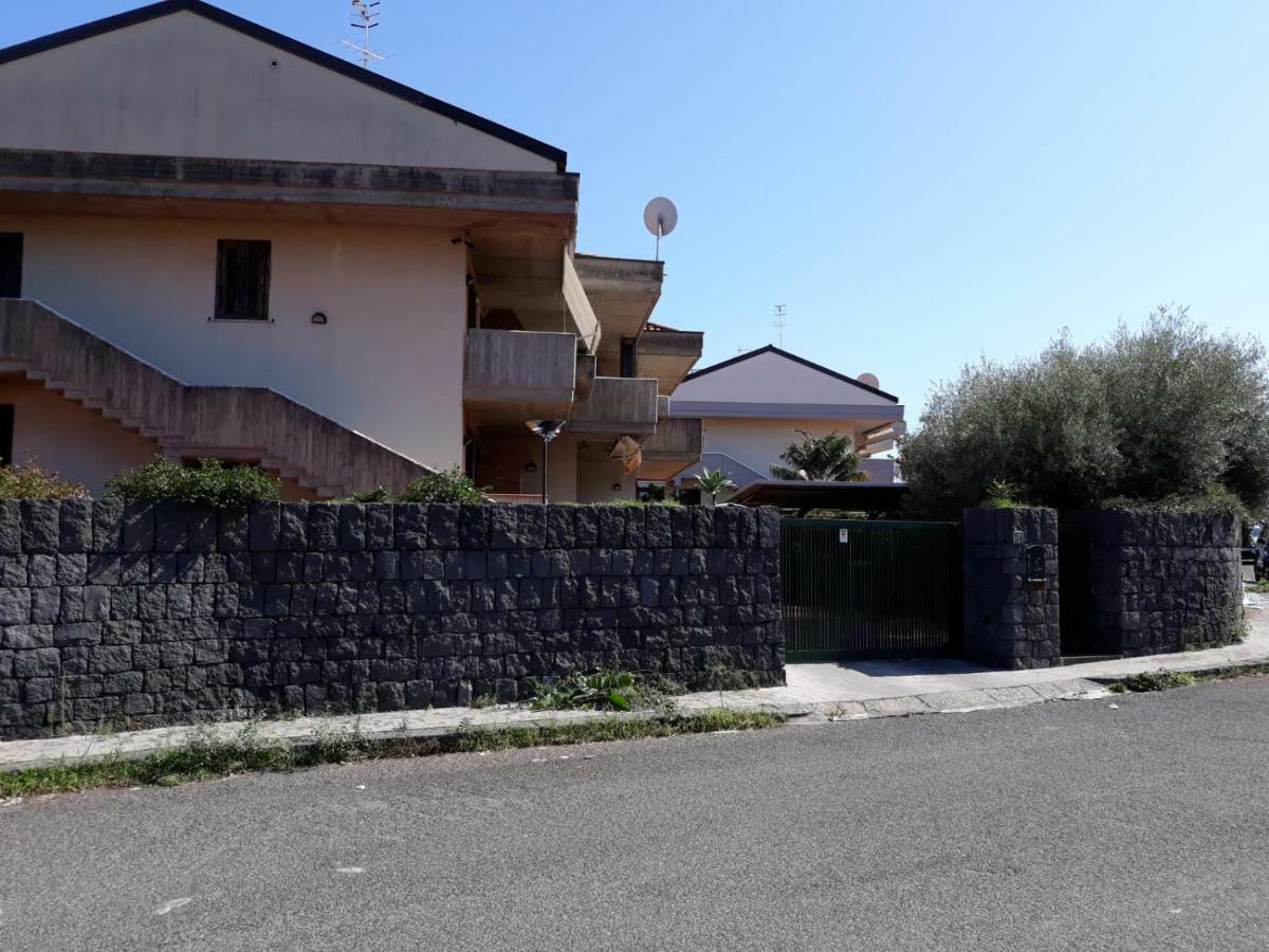 Adele'S Apartment - Mulinia Residence Acireale Bagian luar foto